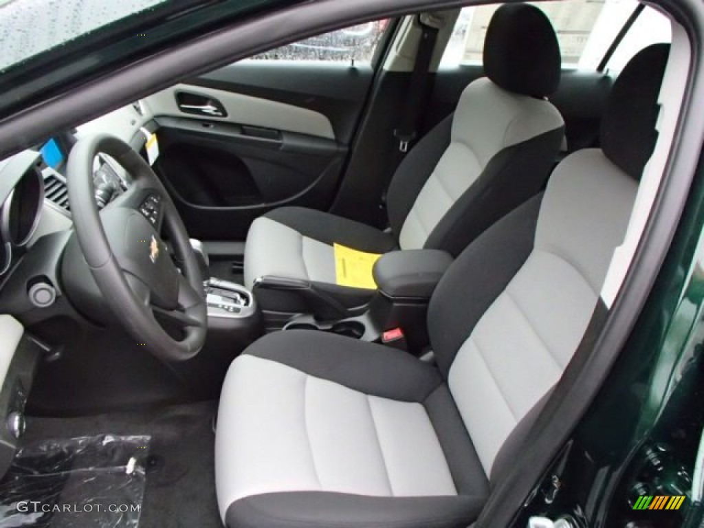 2014 Cruze LS - Rainforest Green Metallic / Jet Black/Medium Titanium photo #10