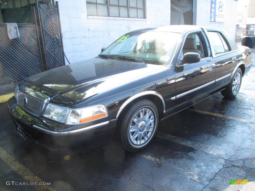 2005 Grand Marquis GS - Black Clearcoat / Medium Parchment photo #1