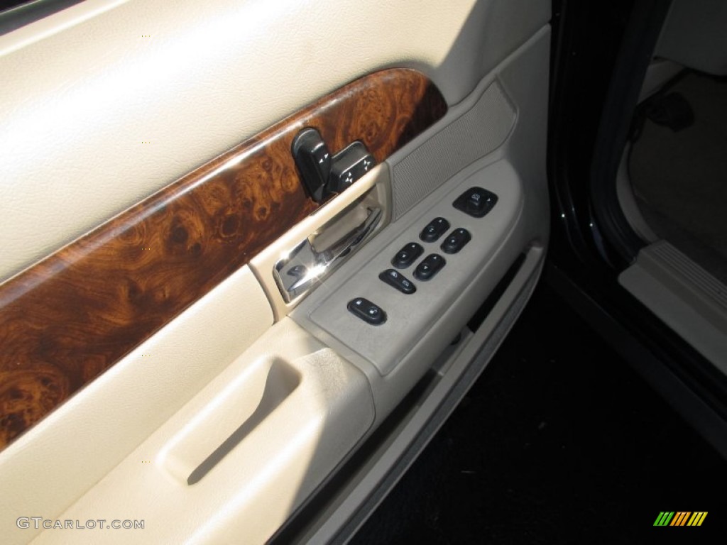 2005 Grand Marquis GS - Black Clearcoat / Medium Parchment photo #10