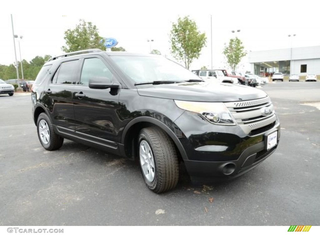 2014 Explorer FWD - Tuxedo Black / Medium Light Stone photo #3