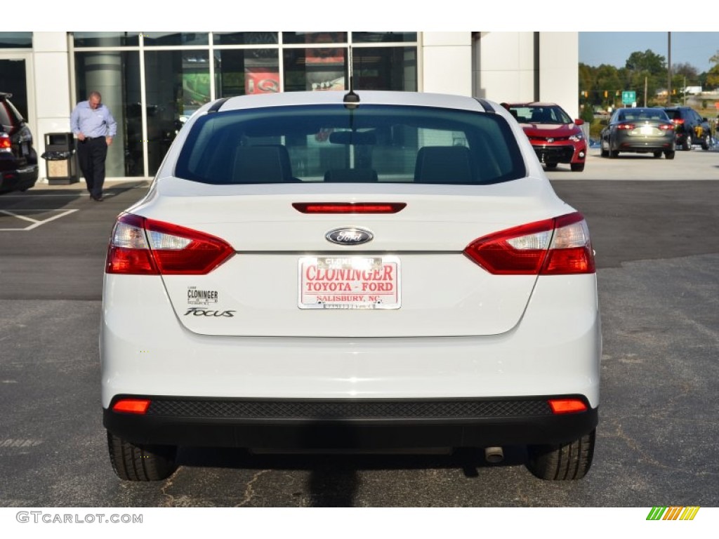 2012 Focus S Sedan - Oxford White / Charcoal Black photo #4