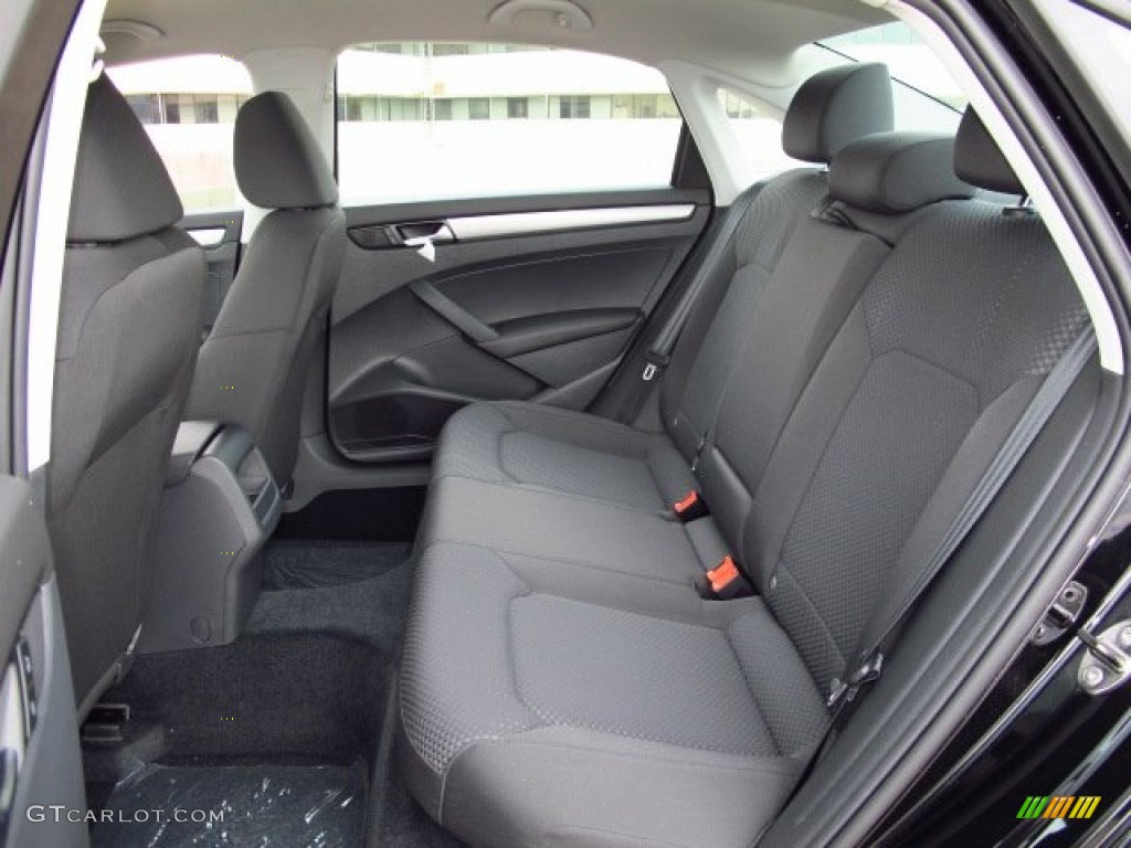 2014 Volkswagen Passat 2.5L S Rear Seat Photo #86858568