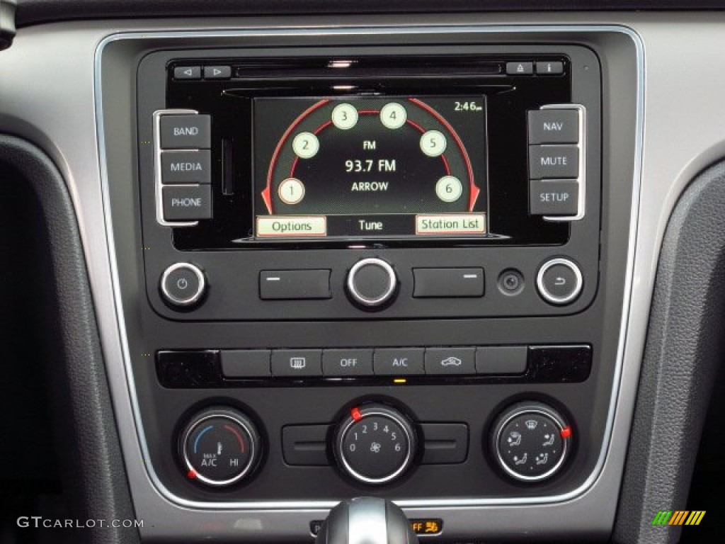 2014 Volkswagen Passat 2.5L S Controls Photo #86858718