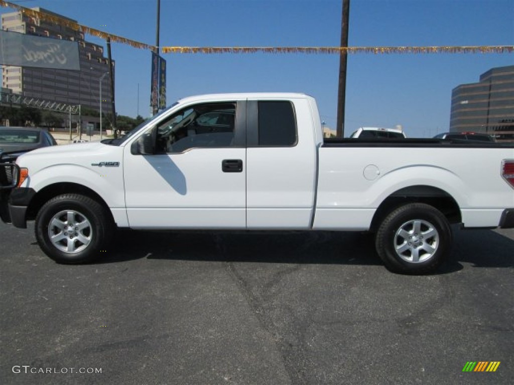 2010 F150 XL SuperCab - Oxford White / Medium Stone photo #3