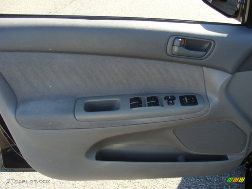 2004 Camry LE - Black / Stone photo #6