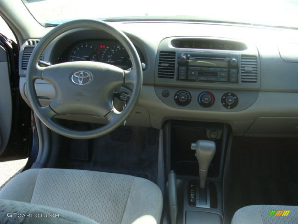 2004 Camry LE - Black / Stone photo #9