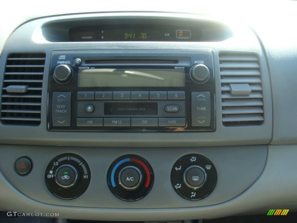 2004 Camry LE - Black / Stone photo #11
