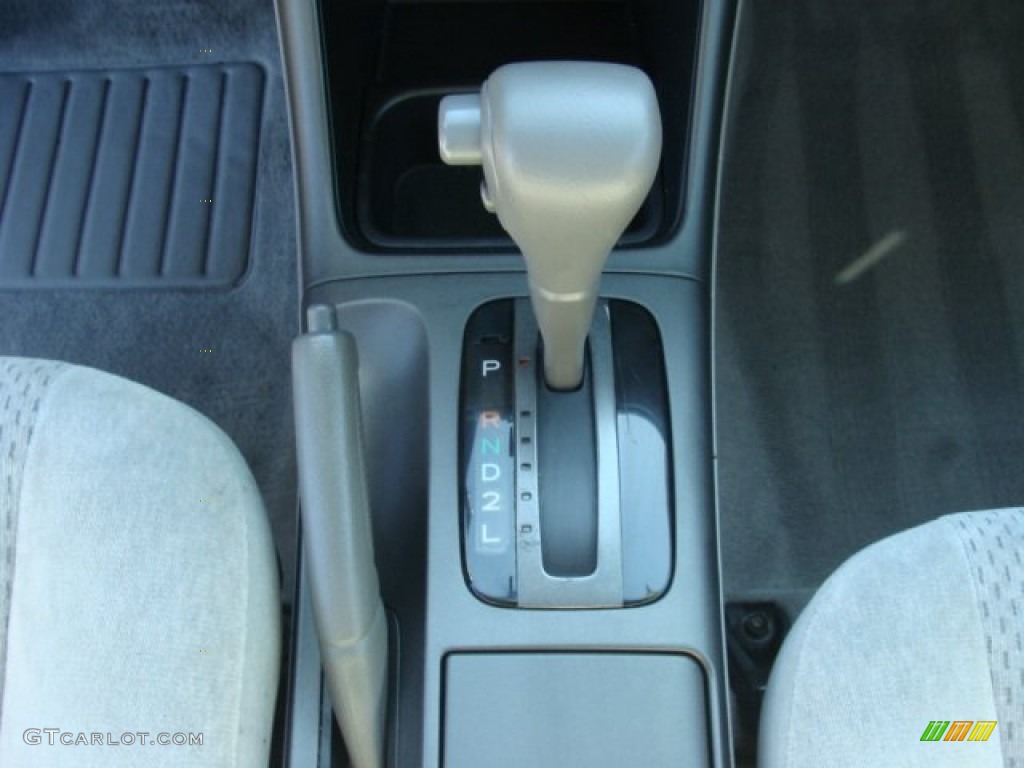 2004 Camry LE - Black / Stone photo #12