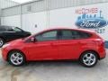 Race Red - Focus SE Hatchback Photo No. 2