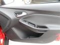 Race Red - Focus SE Hatchback Photo No. 9