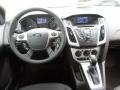 Race Red - Focus SE Hatchback Photo No. 16