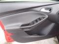 Race Red - Focus SE Hatchback Photo No. 22