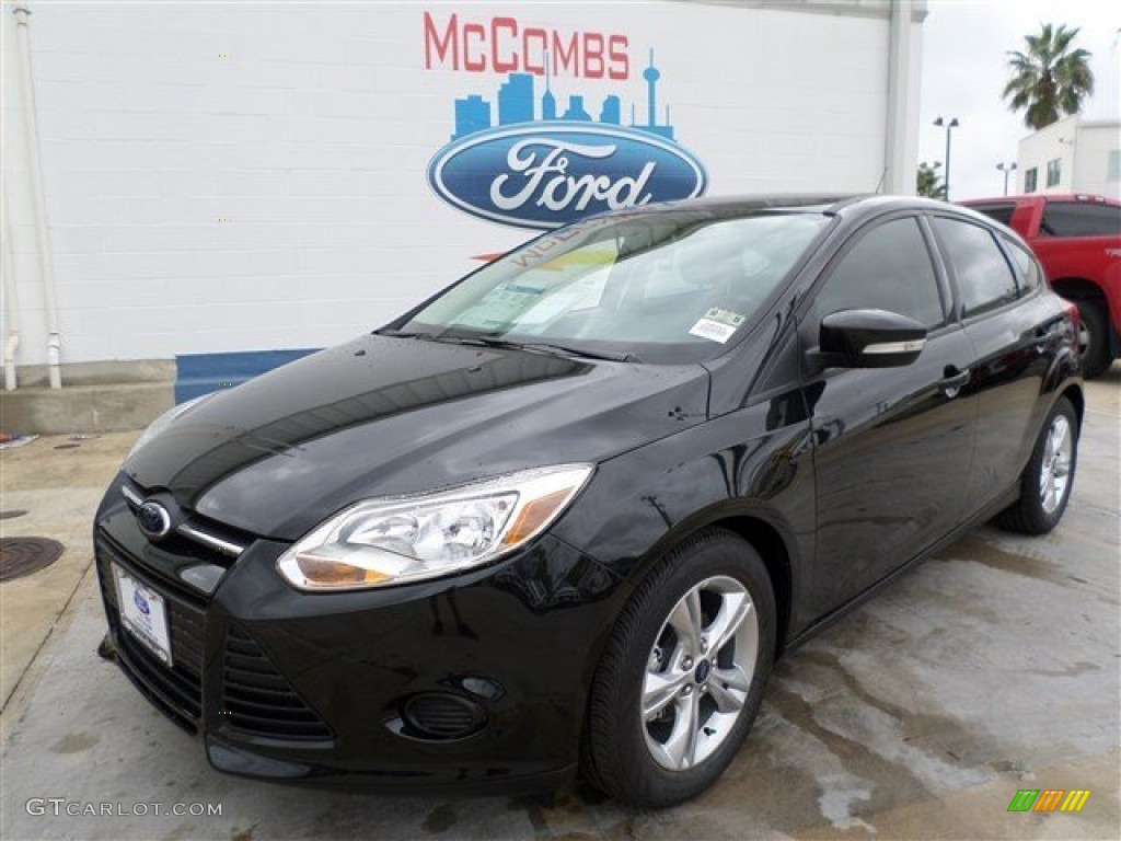 2014 Focus SE Hatchback - Tuxedo Black / Medium Light Stone photo #1