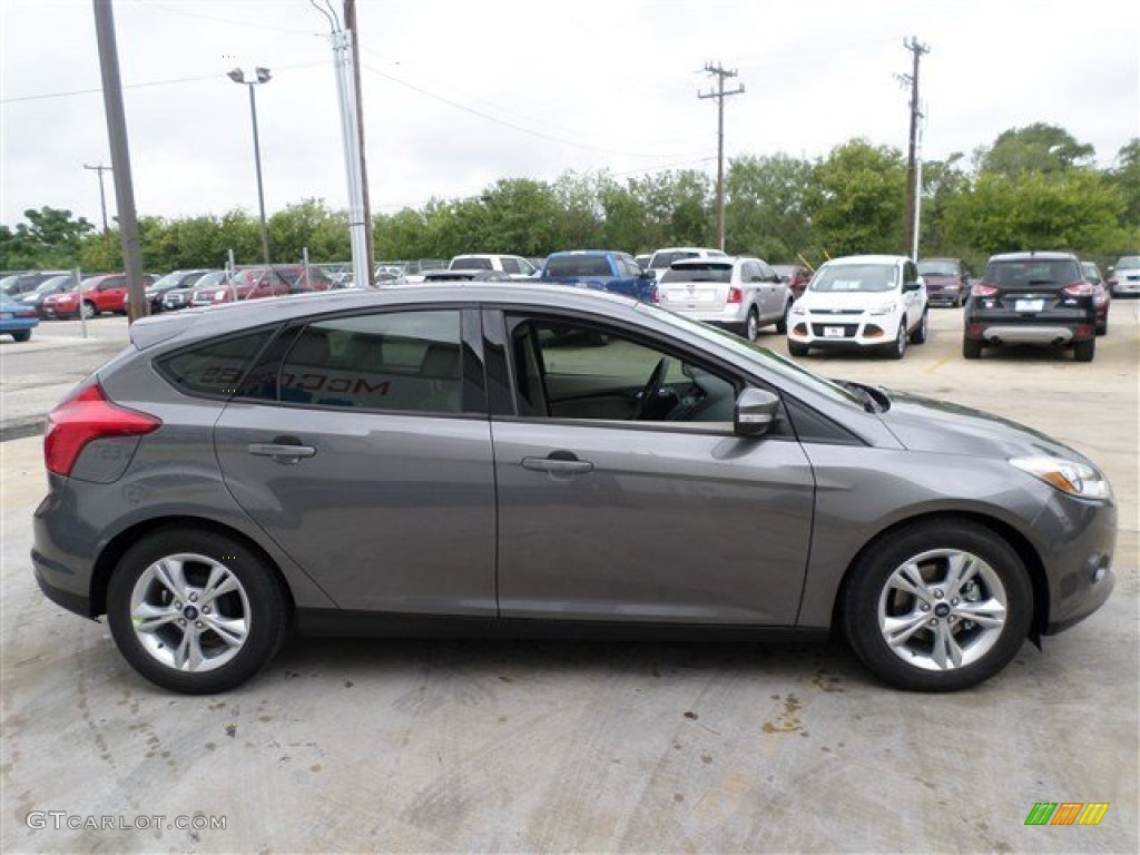 2014 Focus SE Hatchback - Sterling Gray / Medium Light Stone photo #6