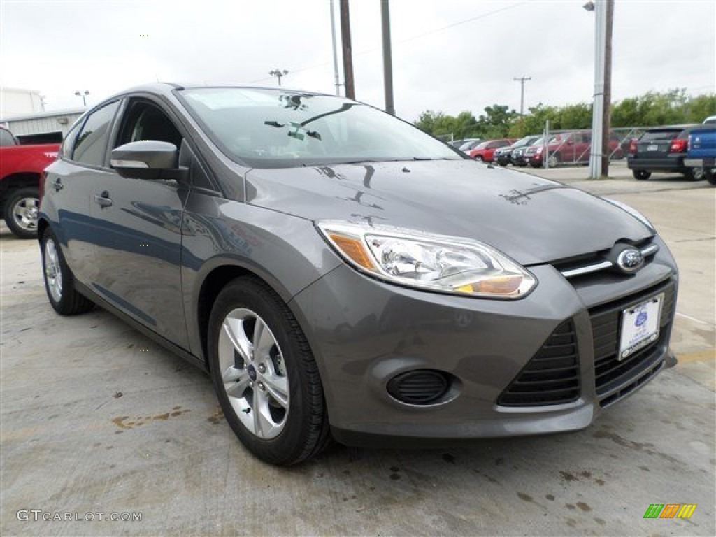 2014 Focus SE Hatchback - Sterling Gray / Medium Light Stone photo #7