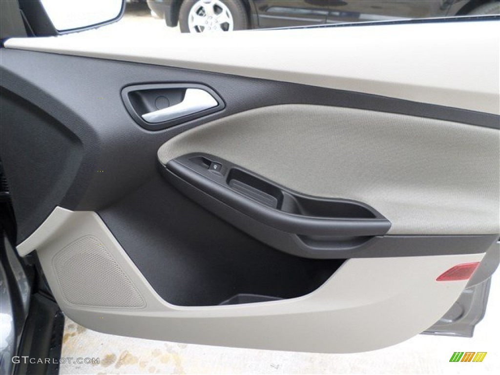 2014 Focus SE Hatchback - Sterling Gray / Medium Light Stone photo #9