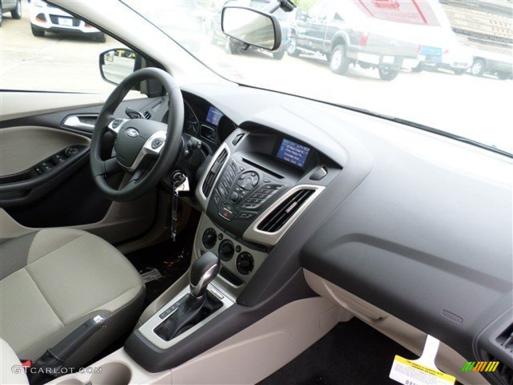 2014 Focus SE Hatchback - Sterling Gray / Medium Light Stone photo #11