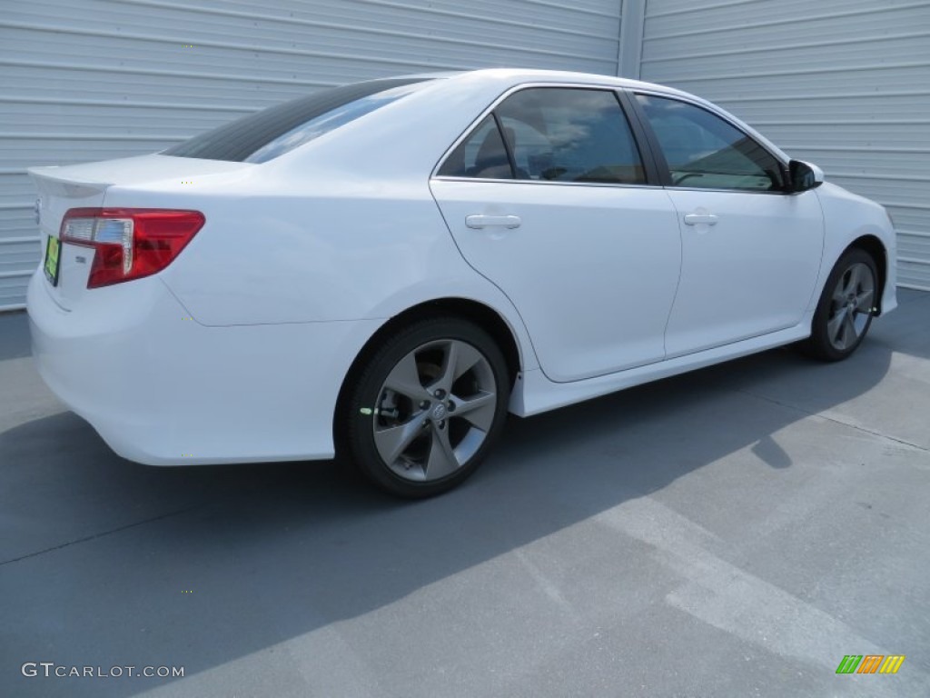 2014 Camry SE - Super White / Black photo #4
