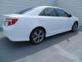 Super White - Camry SE Photo No. 4