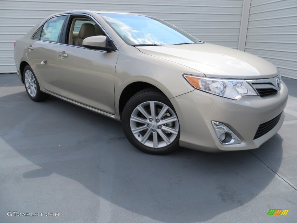 2014 Camry XLE - Champagne Mica / Ivory photo #1