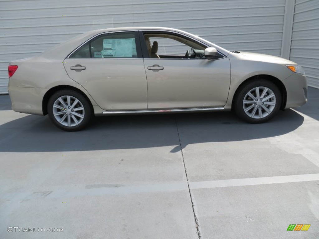 2014 Camry XLE - Champagne Mica / Ivory photo #3