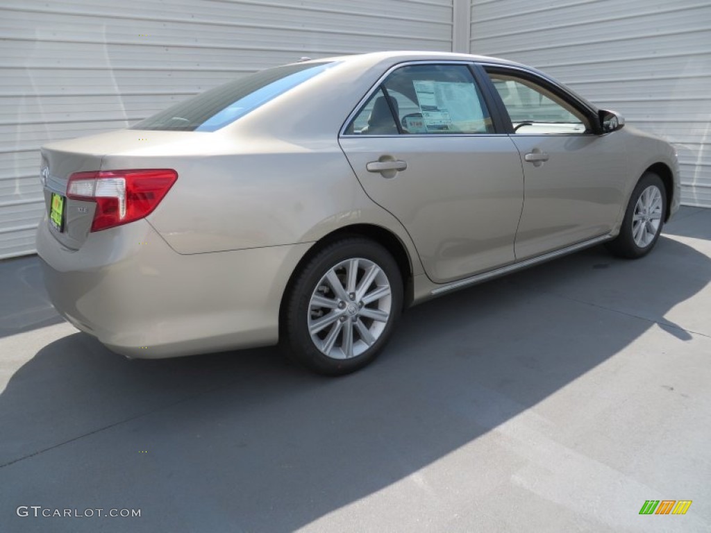 2014 Camry XLE - Champagne Mica / Ivory photo #4