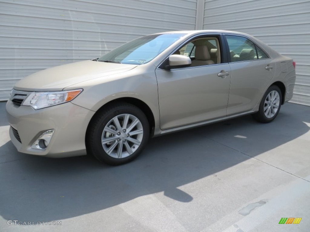 2014 Camry XLE - Champagne Mica / Ivory photo #7