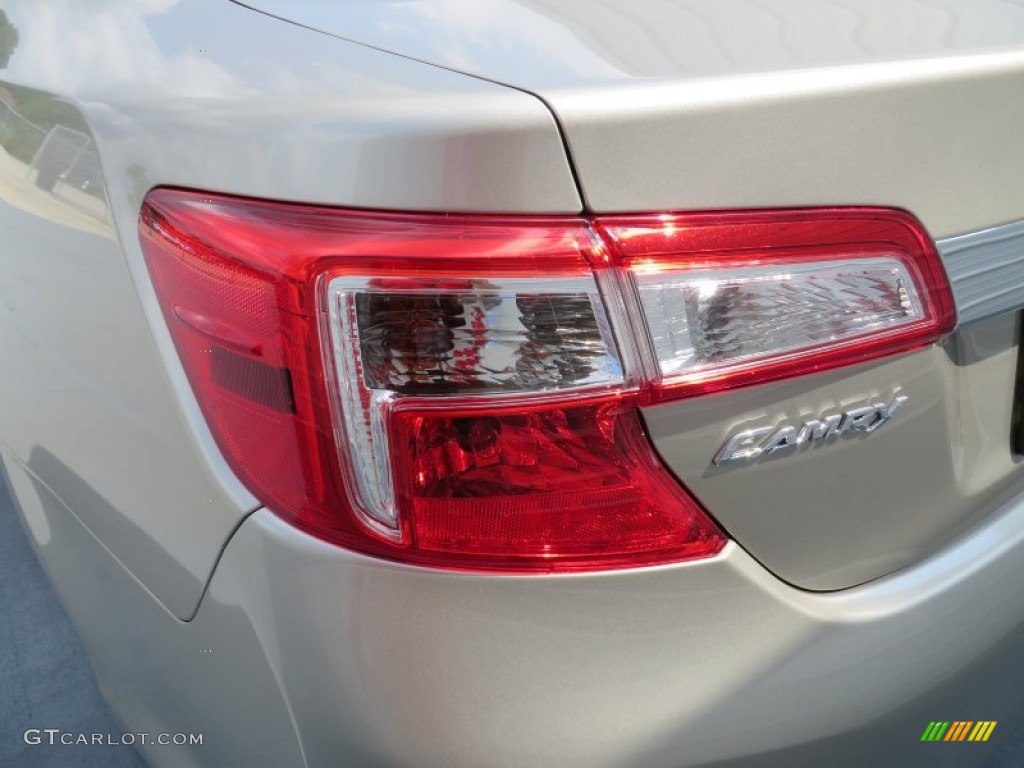 2014 Camry XLE - Champagne Mica / Ivory photo #13