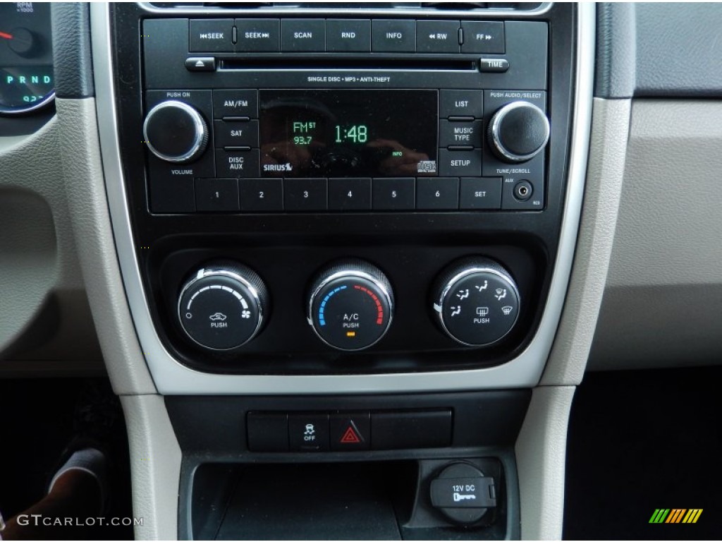 2012 Caliber SXT - Bright White / Dark Slate Gray/Medium Graystone photo #21