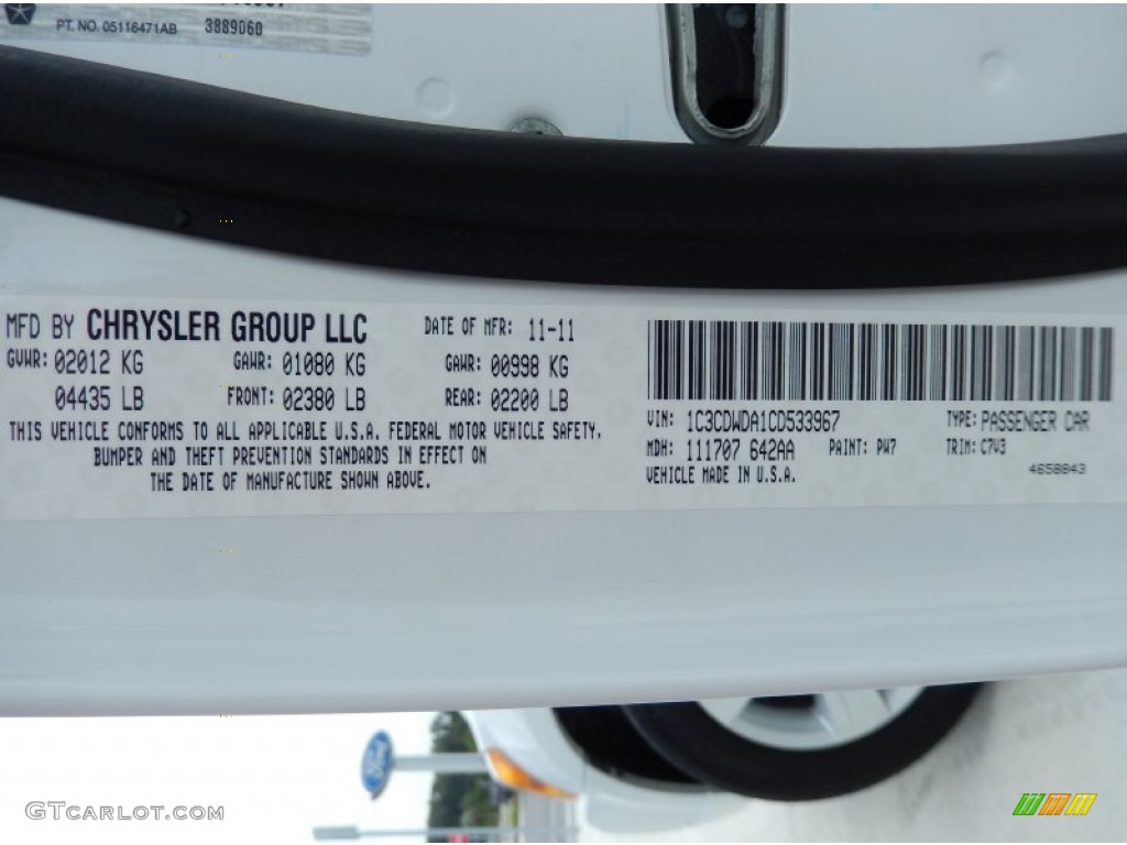 2012 Caliber SXT - Bright White / Dark Slate Gray/Medium Graystone photo #24