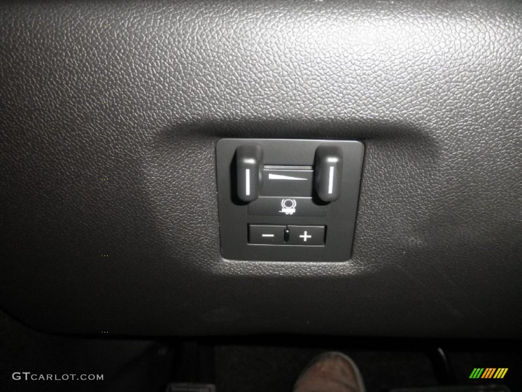 2014 GMC Yukon XL Denali AWD Controls Photo #86876043