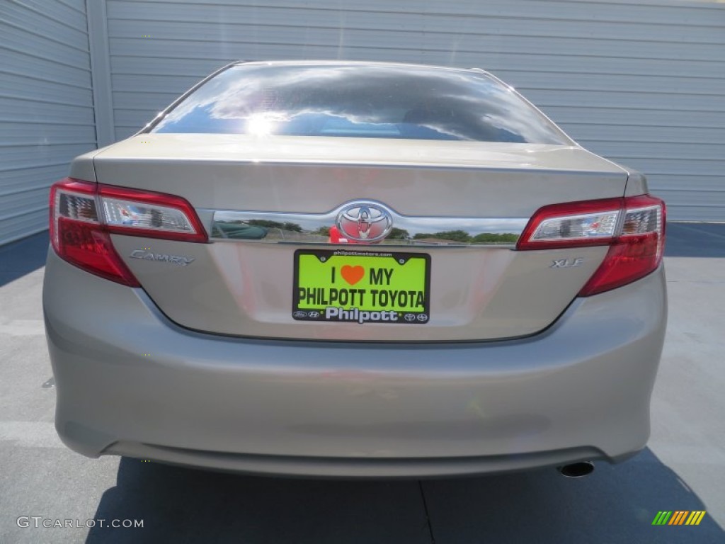 2014 Camry XLE - Champagne Mica / Ivory photo #5