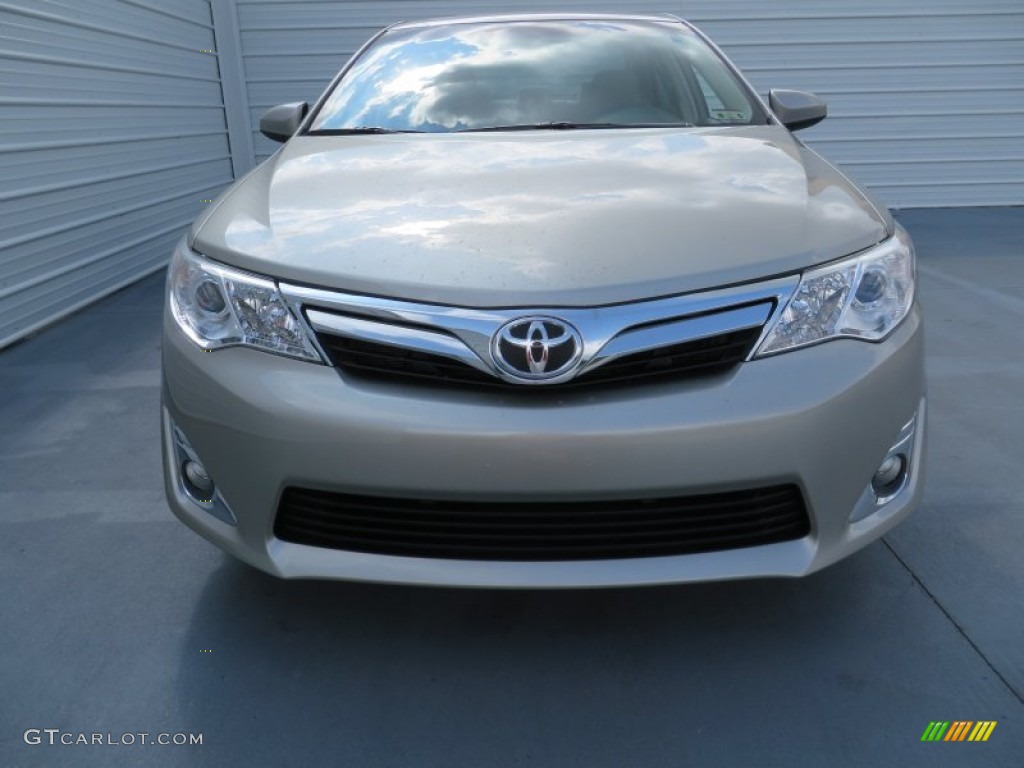 2014 Camry XLE - Champagne Mica / Ivory photo #8