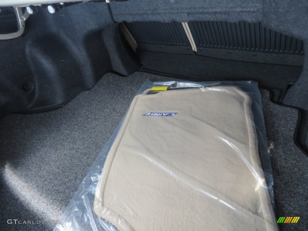 2014 Camry XLE - Champagne Mica / Ivory photo #24
