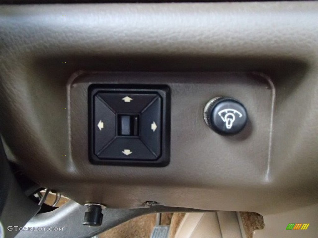 1983 Mazda RX-7 Coupe Controls Photo #86877021
