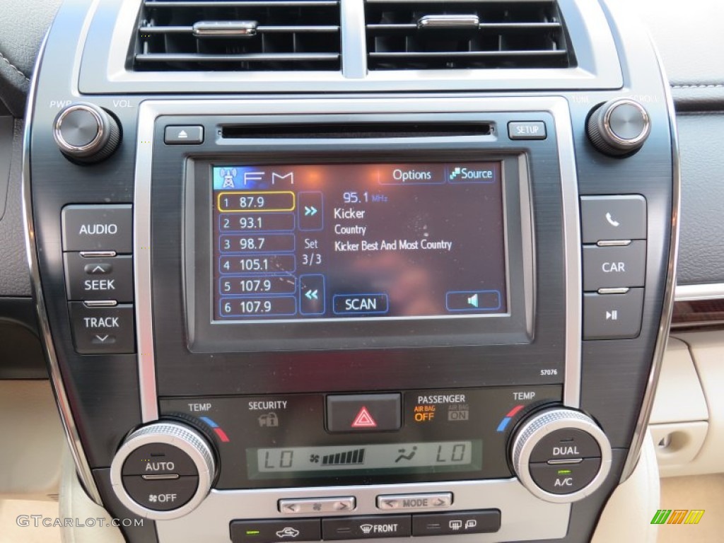 2014 Camry XLE - Champagne Mica / Ivory photo #31