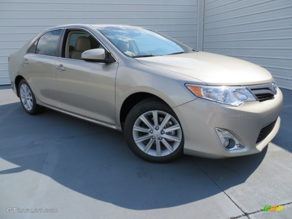 2014 Camry XLE - Champagne Mica / Ivory photo #39
