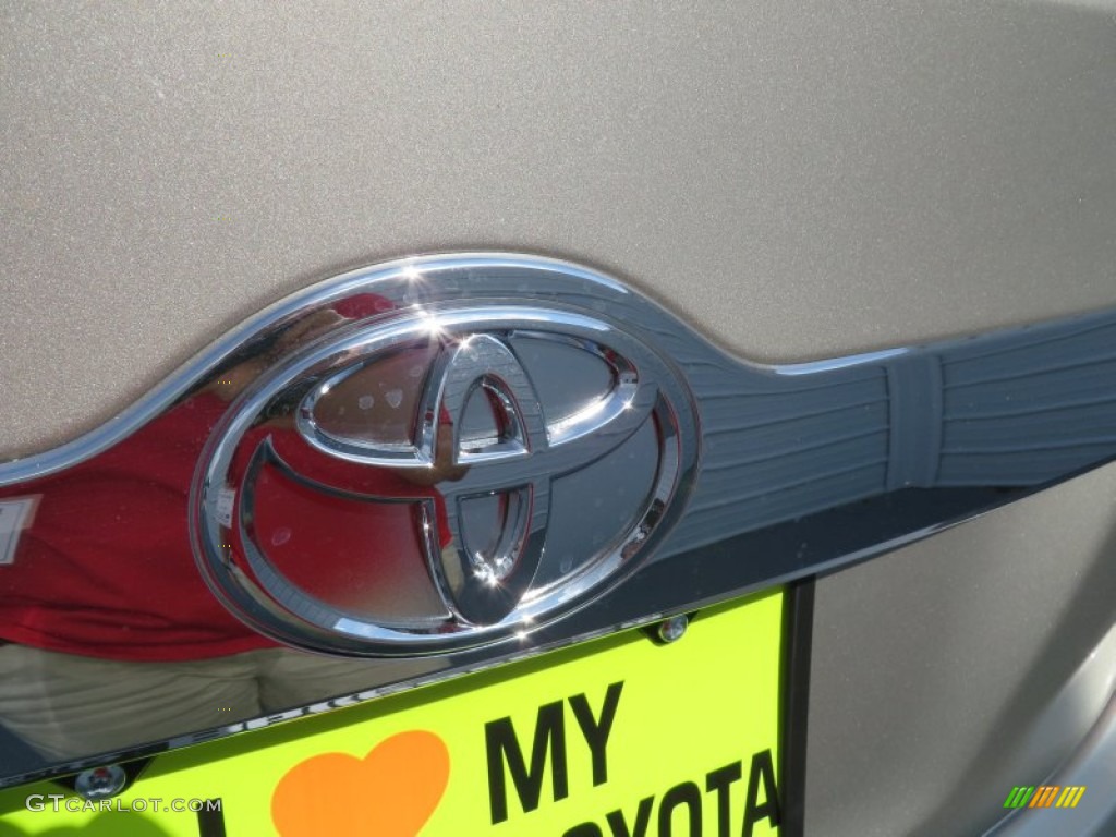 2014 Camry XLE - Champagne Mica / Ivory photo #53