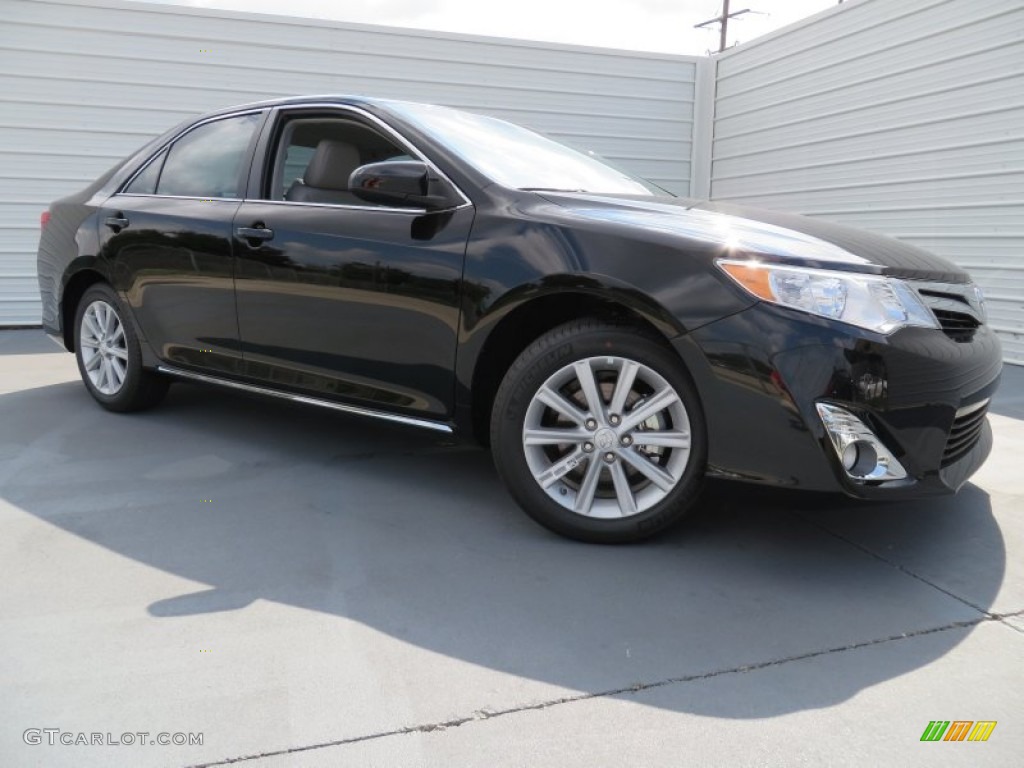 2014 Camry XLE - Attitude Black Metallic / Ash photo #2