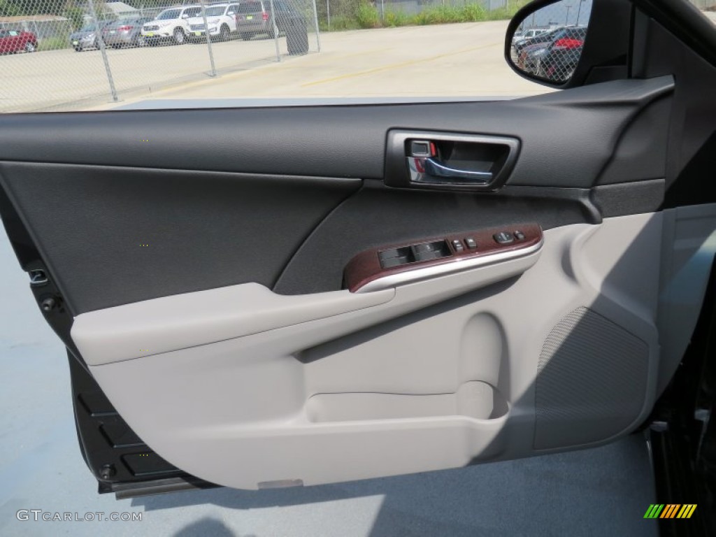 2014 Camry XLE - Attitude Black Metallic / Ash photo #24
