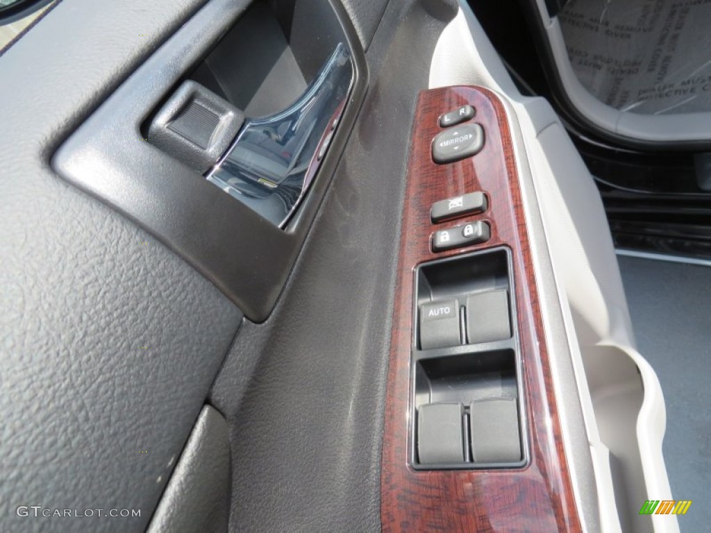 2014 Camry XLE - Attitude Black Metallic / Ash photo #25