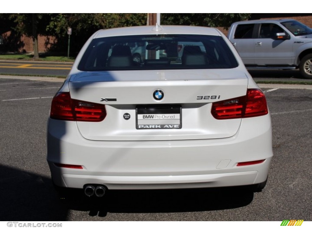 2013 3 Series 328i xDrive Sedan - Mineral White Metallic / Black photo #4