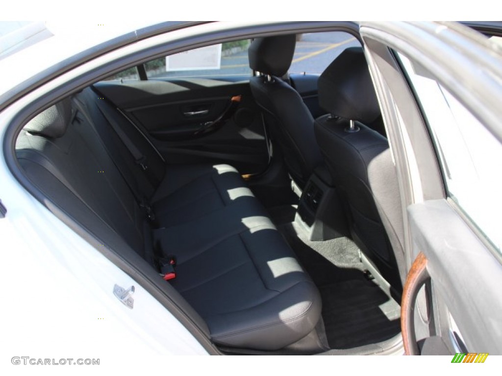 2013 3 Series 328i xDrive Sedan - Mineral White Metallic / Black photo #24