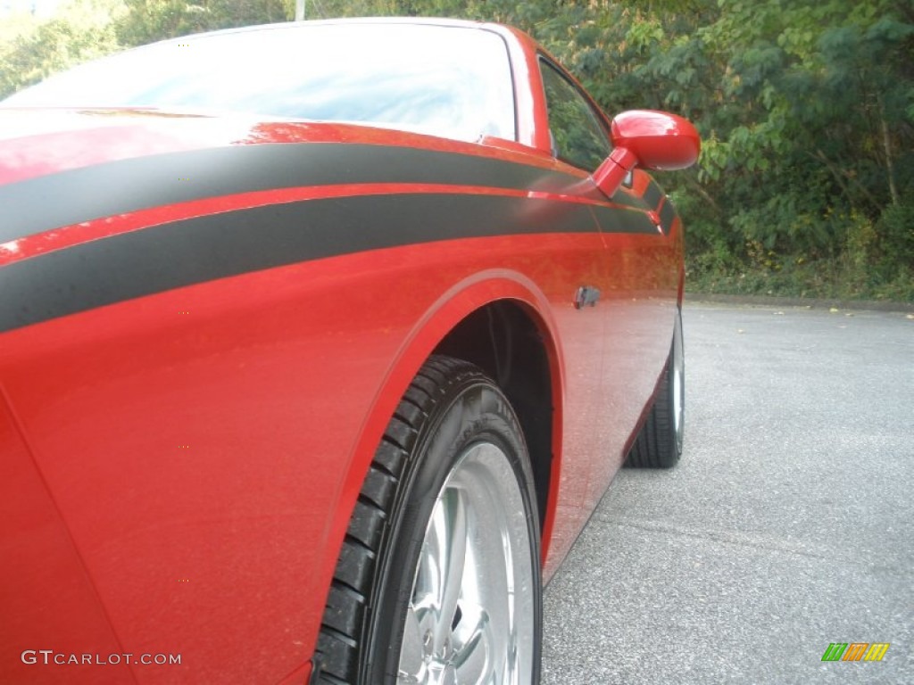 2012 Challenger R/T Classic - Redline 3 Coat Pearl / Dark Slate Gray photo #21