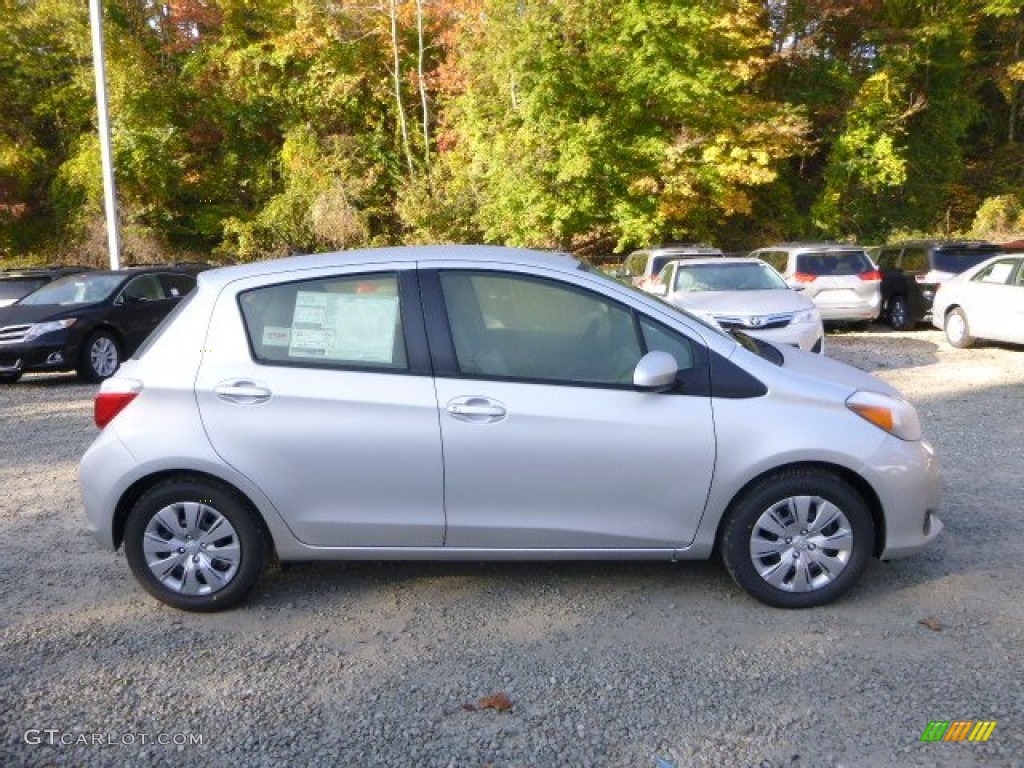 Classic Silver Metallic 2014 Toyota Yaris LE 5 Door Exterior Photo #86885721