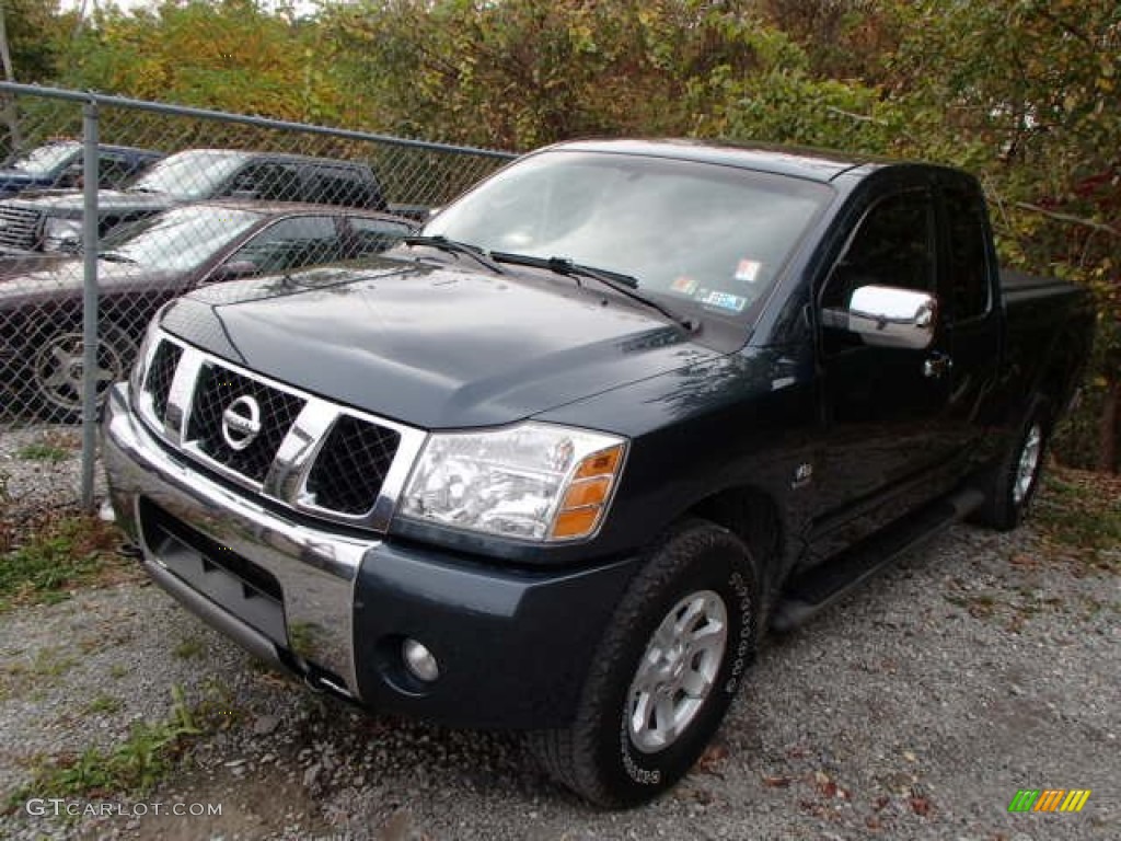 2004 Titan XE King Cab 4x4 - Deep Water Blue/Green / Graphite/Titanium photo #3