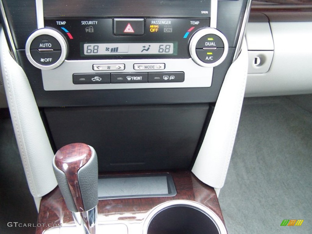 2013 Camry XLE - Clearwater Blue Metallic / Ash photo #19