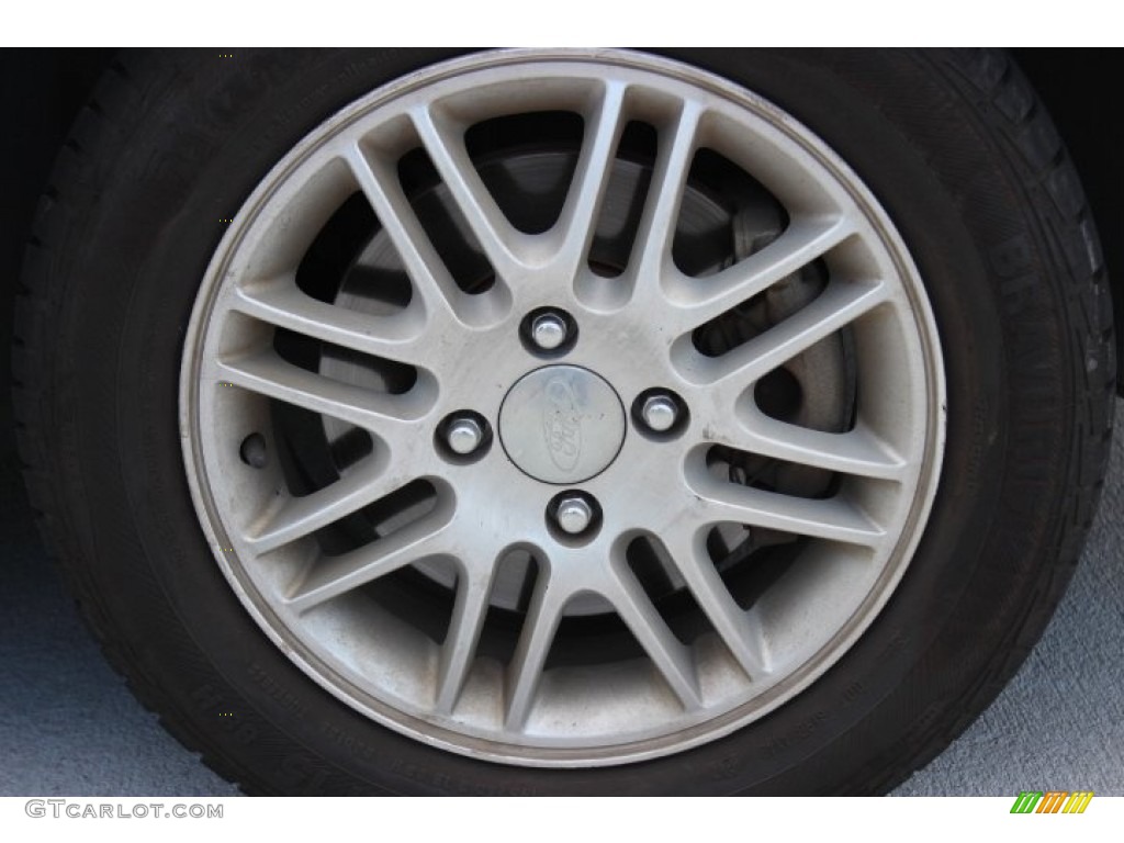 2007 Ford Focus ZX5 SE Hatchback Wheel Photos