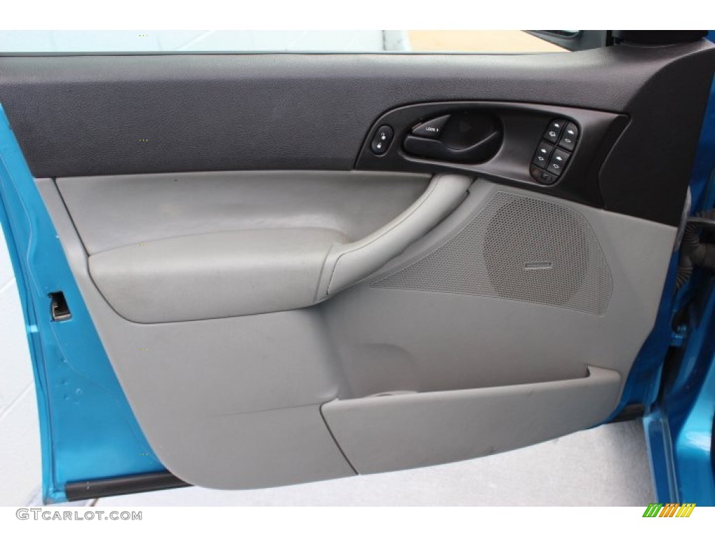 2007 Ford Focus ZX5 SE Hatchback Charcoal/Light Flint Door Panel Photo #86889831