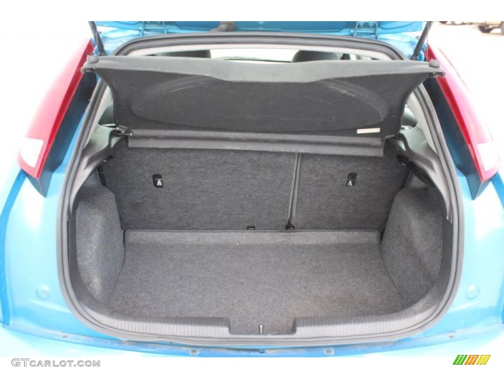 2007 Ford Focus ZX5 SE Hatchback Trunk Photos